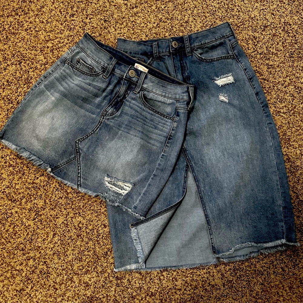 Lot of 2 SO Denim Skirts Mini & Front Slit Midi Raw Hem Size 7 / 28W